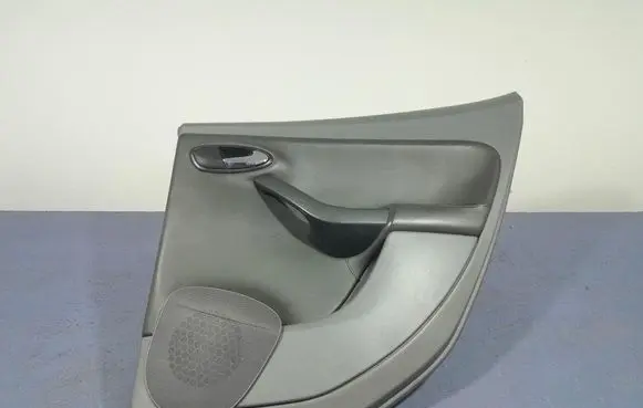 Seat Toledo III (5P) Door card panel trim set 5P0867212