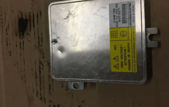 Volvo XC70 Headlight ballast module Xenon W3T13271 6948180