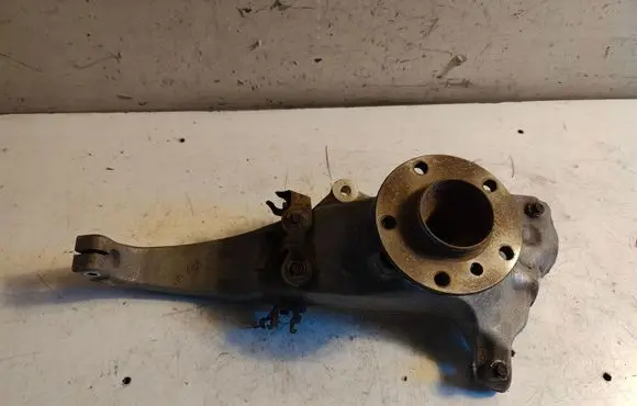 BMW 5 F10 F11 Front wheel hub spindle knuckle 6784637