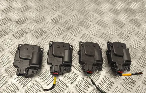 Chrysler Grand Voyager V Air flap motor/actuator M8679001