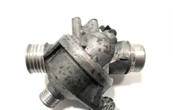 Thermostat/thermostat housing