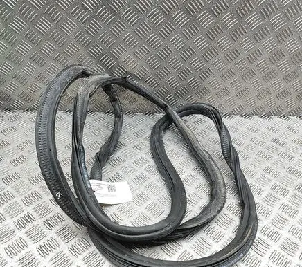 Skoda Enyaq iV Trunk rubber seal (body) 5LG827705D