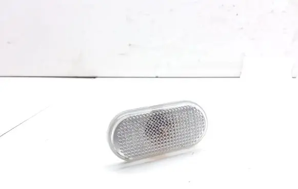 Opel Vivaro Front fender indicator light 261658184R