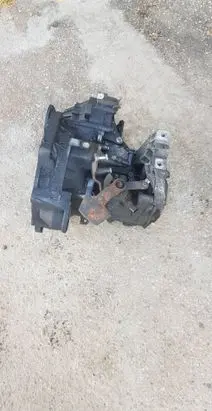 Volkswagen PASSAT B6 Manual 5 speed gearbox JCX