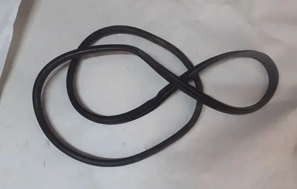 Honda CR-V Rear door rubber seal (on body) 72810SWWE01