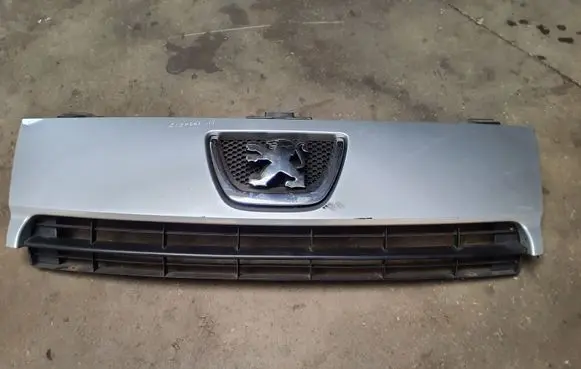 Peugeot Expert Front bumper upper radiator grill 00770696 1497644077 1497650077