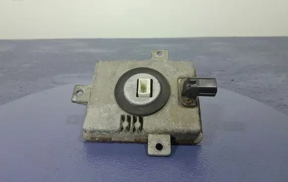 Honda Accord Voltage converter/converter module W3T10471