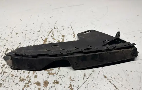 Volvo XC70 Front bumper mounting bracket 30796388