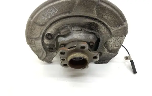 BMW 7 G11 G12 Rear wheel hub 68618010 14786210