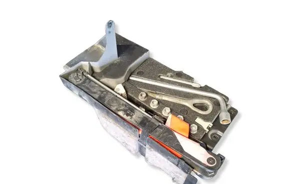 Mercedes-Benz C W203 Tool set A2038900061