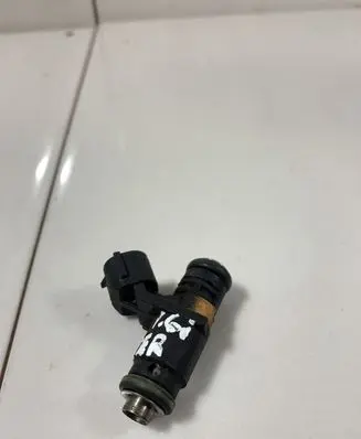 Skoda Roomster (5J) Fuel injector 03C906031