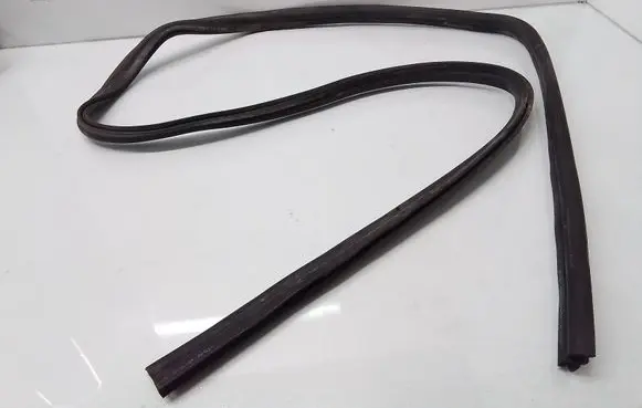 Mercedes-Benz E W211 Engine compartment rubber 
