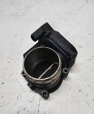 Volkswagen Golf V Throttle valve 06F133062E