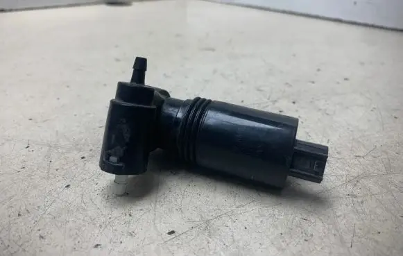 Nissan Tiida C11 Windscreen/windshield washer pump 31108