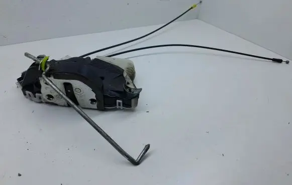 Subaru XV I Front door lock