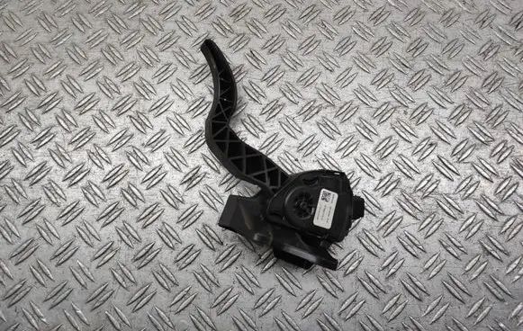 Ford Focus Accelerator throttle pedal 8S4A9F836AA 6PV93337002 05342009