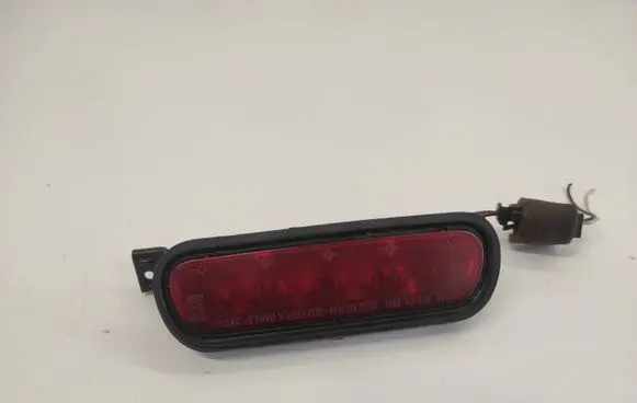 KIA Sorento Third/center stoplight 927003E0