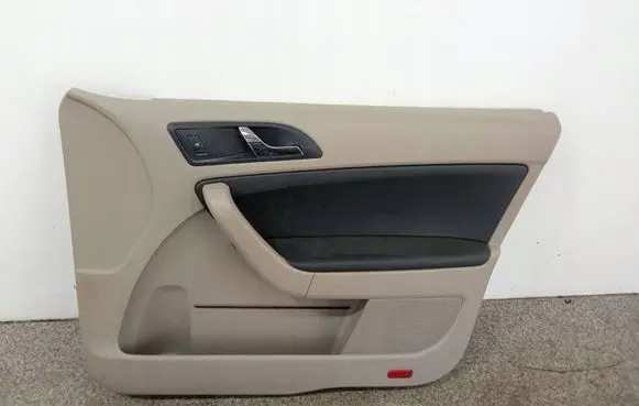 Skoda Yeti (5L) Front door card panel trim
