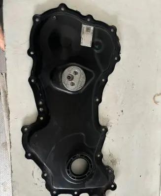 Renault Trafic III (X82) Timing chain cover 135027147R C106070 05100177