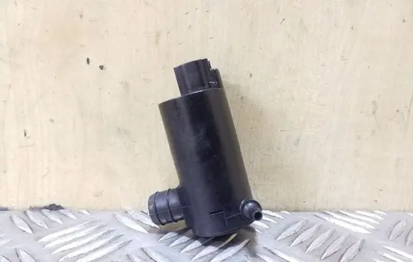 Toyota Avensis T270 Windscreen/windshield washer pump