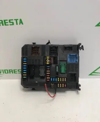 Peugeot 2008 I Fuse module 9807532080 E1111753 20170413