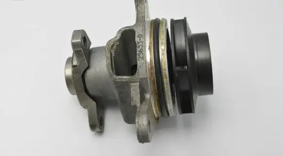 Nissan X-Trail T32 Water pump 210108796R