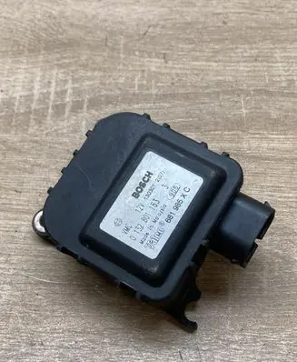 Renault Scenic I Air flap motor/actuator 661985XC 0132801136