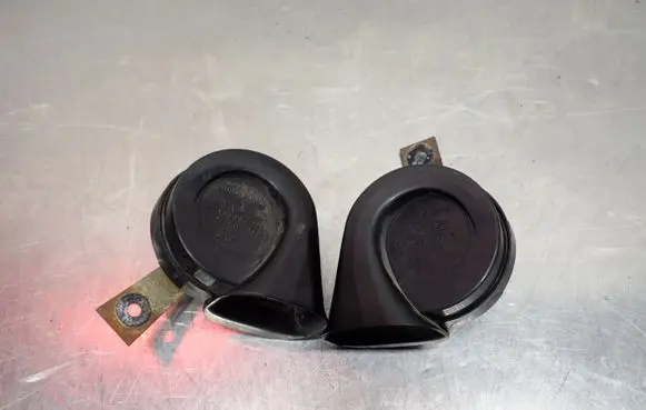 Infiniti M Horn signal