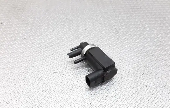 Audi A6 S6 C5 4B Turbo solenoid valve 059906627B