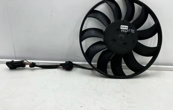 Volkswagen PASSAT B8 Electric radiator cooling fan 3Q0959455B
