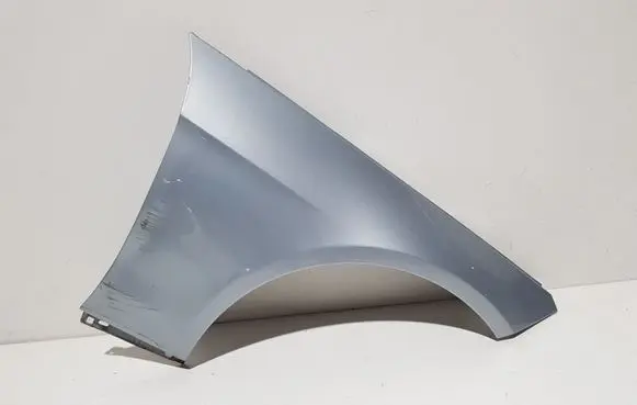 Mercedes-Benz E A207 Fender