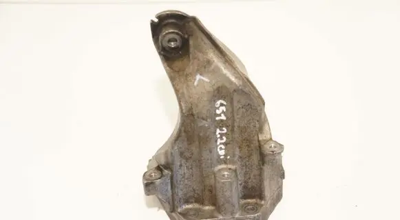 Mercedes-Benz E W212 Engine mounting bracket A6512230004