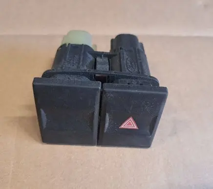 Ford Mondeo Mk III Hazard light switch