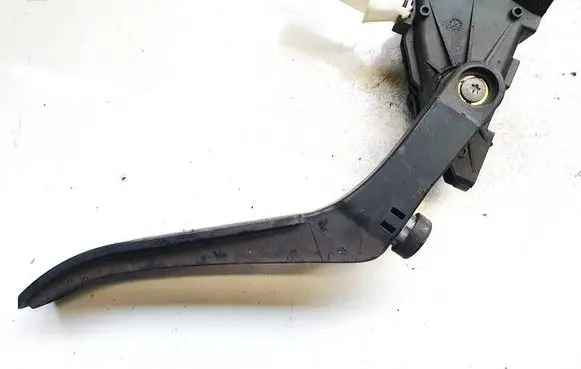 Volkswagen Touareg I Accelerator throttle pedal 7l0723507 6pv008026-24