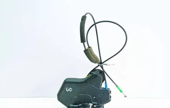 Toyota Avensis T250 Rear door lock 