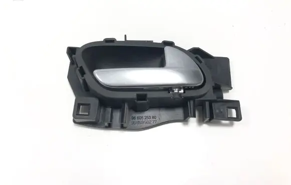 Loading door interior handle