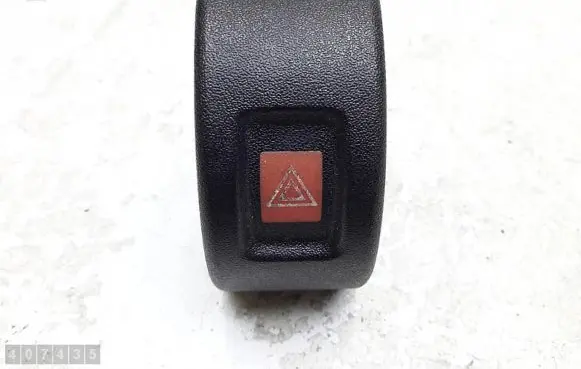 Opel Astra G Hazard light switch 09131728