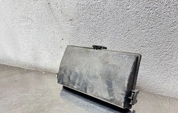 Opel Insignia A Fuse box cover 13222784 544949969