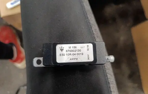 Maserati Ghibli Aerial antenna amplifier 670002130 5010R040019