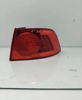 Volkswagen Phaeton Rear/tail lights