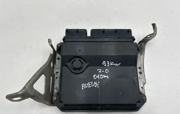Toyota Avensis T270 Engine control unit/module 8966105D20