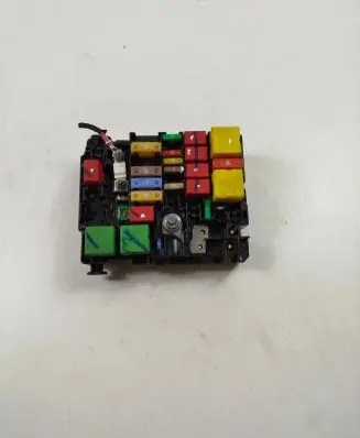 Peugeot 208 Fuse module 453666201