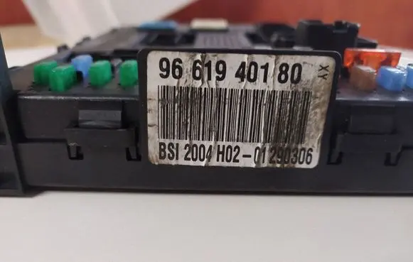 Peugeot 407 Comfort/convenience module 9661940180 281171731B