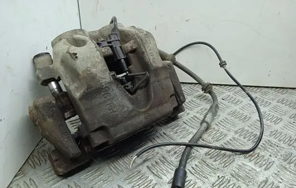 Mercedes-Benz GLE (W166 - C292) Front brake caliper