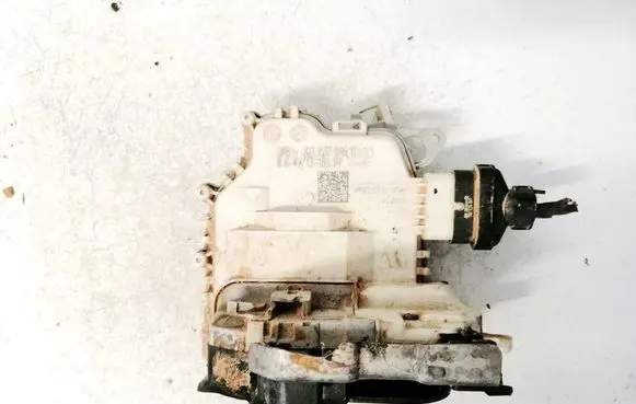 Volkswagen Golf IV Front door lock 8j1837016c
