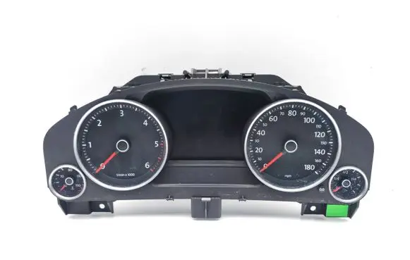 Volkswagen Touareg II Speedometer (instrument cluster) 7P6920981M 0263677082