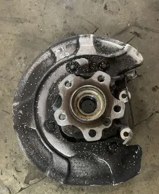 BMW 5 G30 G31 Rear wheel hub 6861138