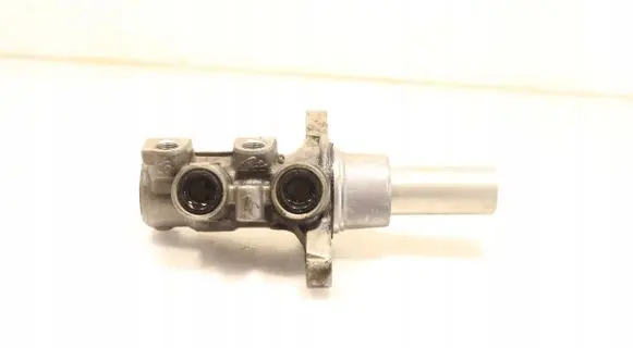Master brake cylinder