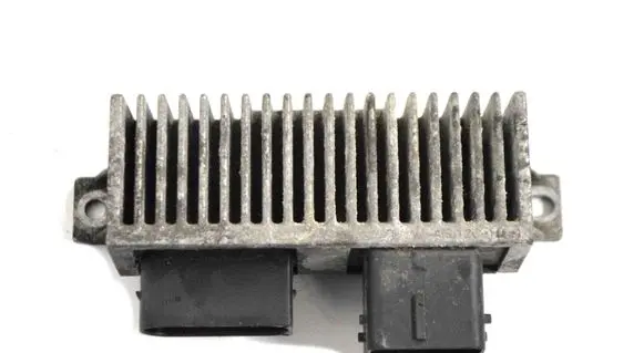 Mercedes-Benz A W176 Glow plug pre-heat relay 8200558438A