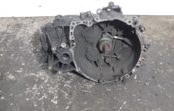Volvo S40, V40 Manual 4 speed gearbox 1023765
